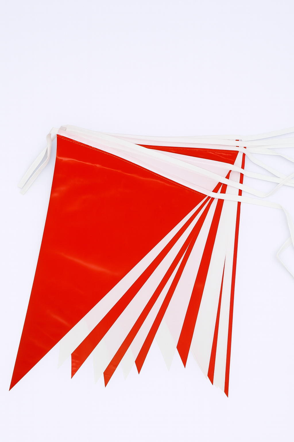 Red & White Pennant Bunting – 10 m, 20 Flags